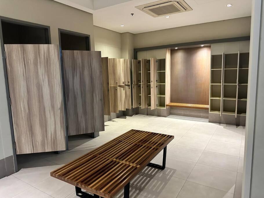 Cozi Urban 1br Beside One Uptown Mall Bgc * Manila