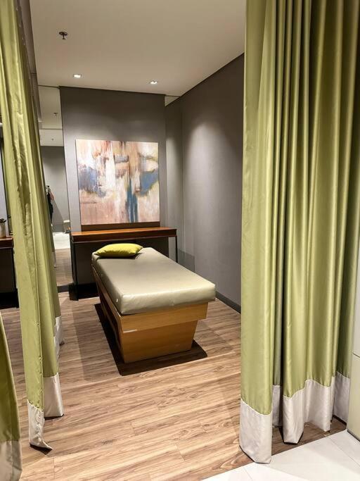 Apartment Cozi Urban 1br Beside One Uptown Mall Bgc *