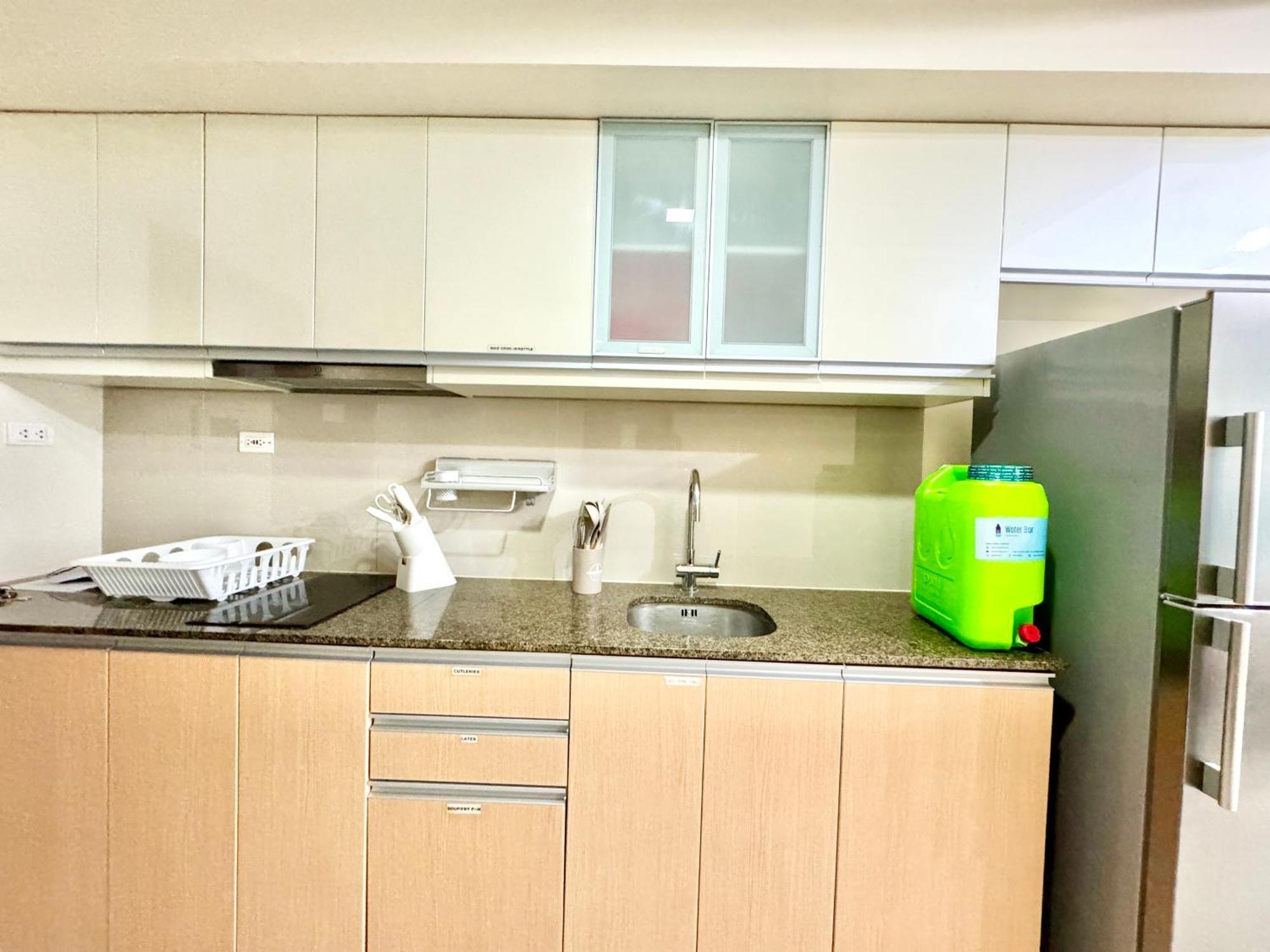 Cozi Urban 1br Beside One Uptown Mall Bgc Apartment *