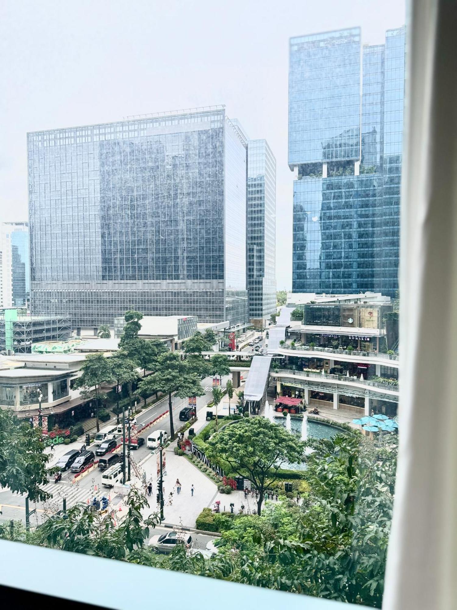 Apartment Cozi Urban 1br Beside One Uptown Mall Bgc