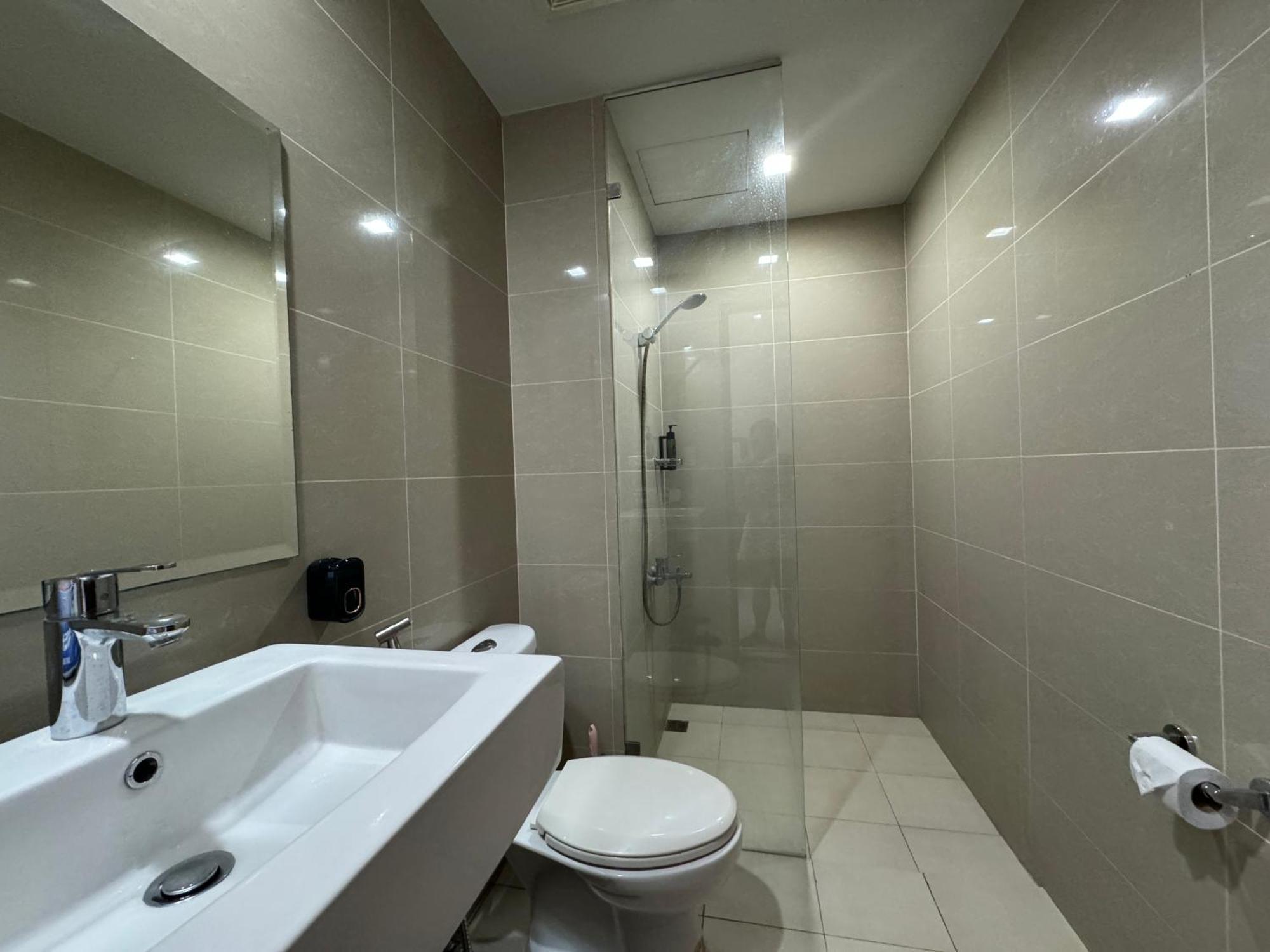 Cozi Urban 1br Beside One Uptown Mall Bgc Manila